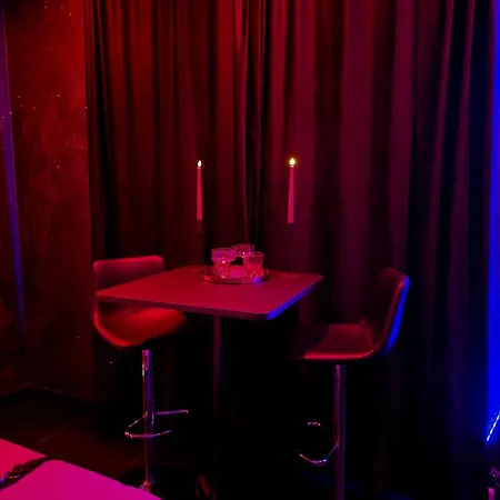 מלון אהבה Sauvage Luxury בוקרשט
